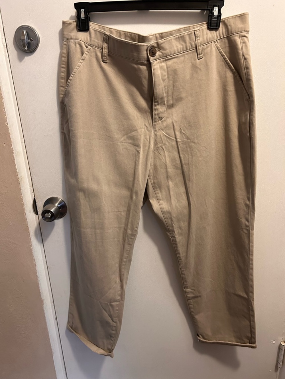 Nice khaki pants with stretchy material for maximum comfort!